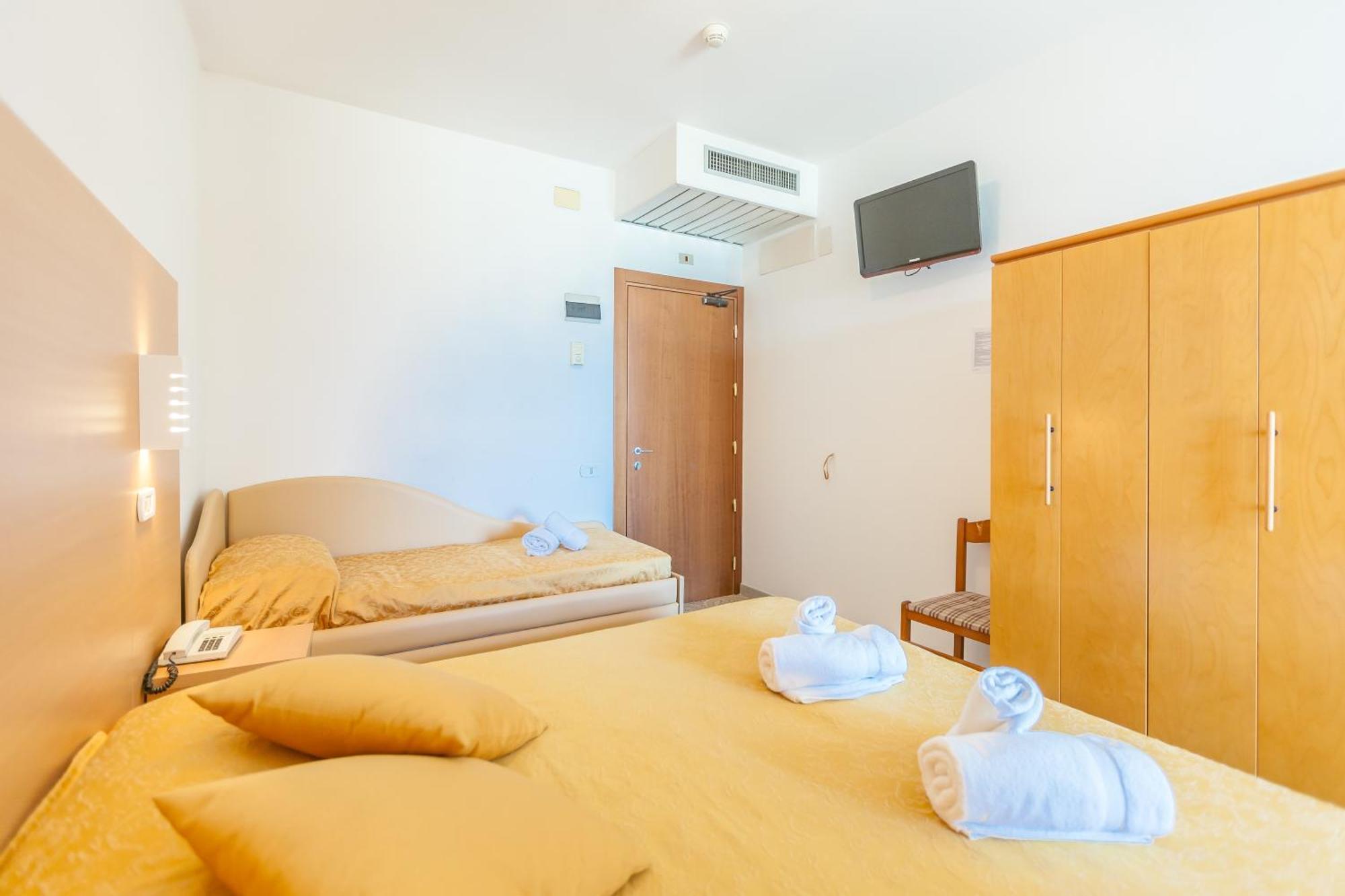 Hotel Patrizia Riccione Dış mekan fotoğraf