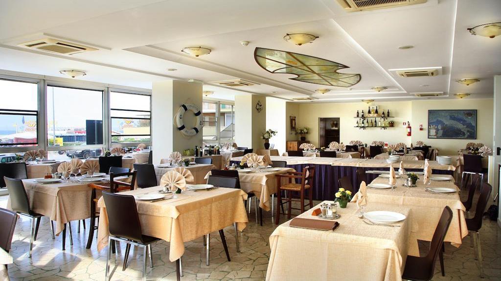 Hotel Patrizia Riccione Dış mekan fotoğraf