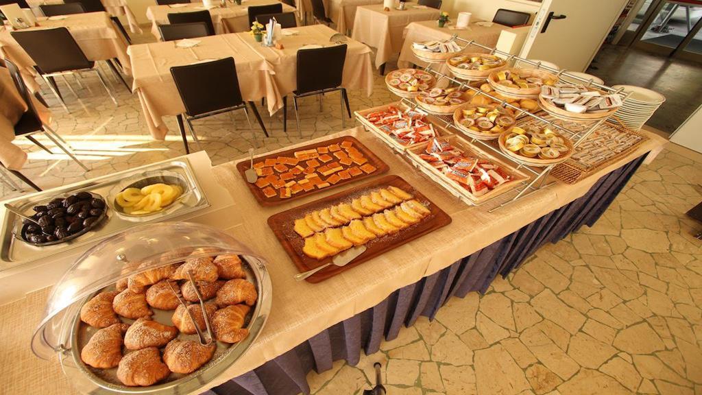 Hotel Patrizia Riccione Dış mekan fotoğraf